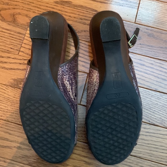 A2 by AEROSOLES - ladies open toe slingback sandal size 7-1/2, brown snakeskin - Picture 6 of 11